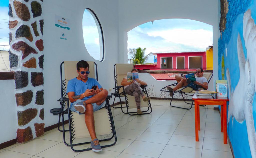 Hotel Coloma Galapagos Пуэрто-Айора Экстерьер фото
