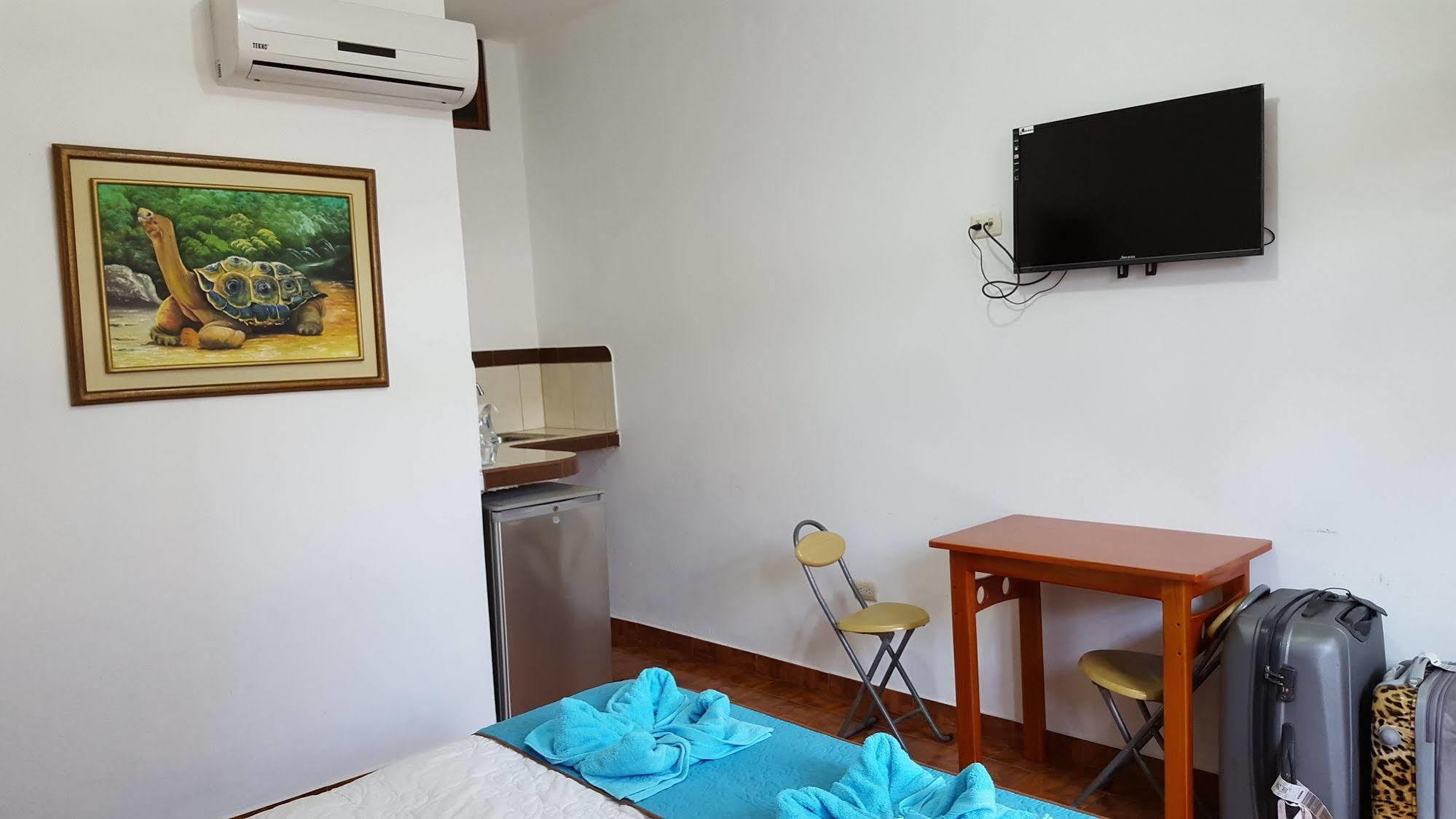 Hotel Coloma Galapagos Пуэрто-Айора Экстерьер фото
